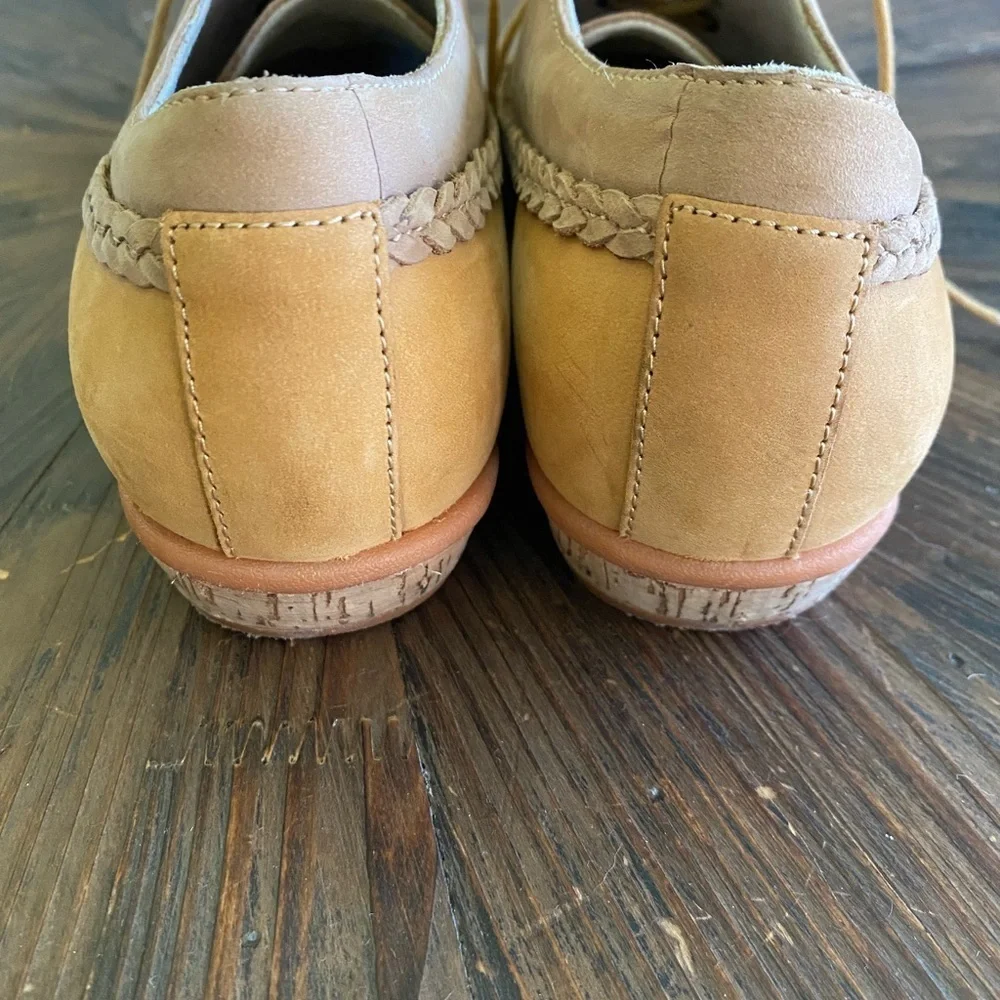 Wolverine No 1883 Maisie Tan Two-Tone Oxfords
